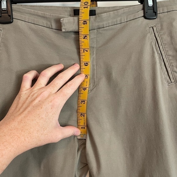 ATM mid rise tan relaxed fit khakis chinos size 6 - Picture 3 of 6